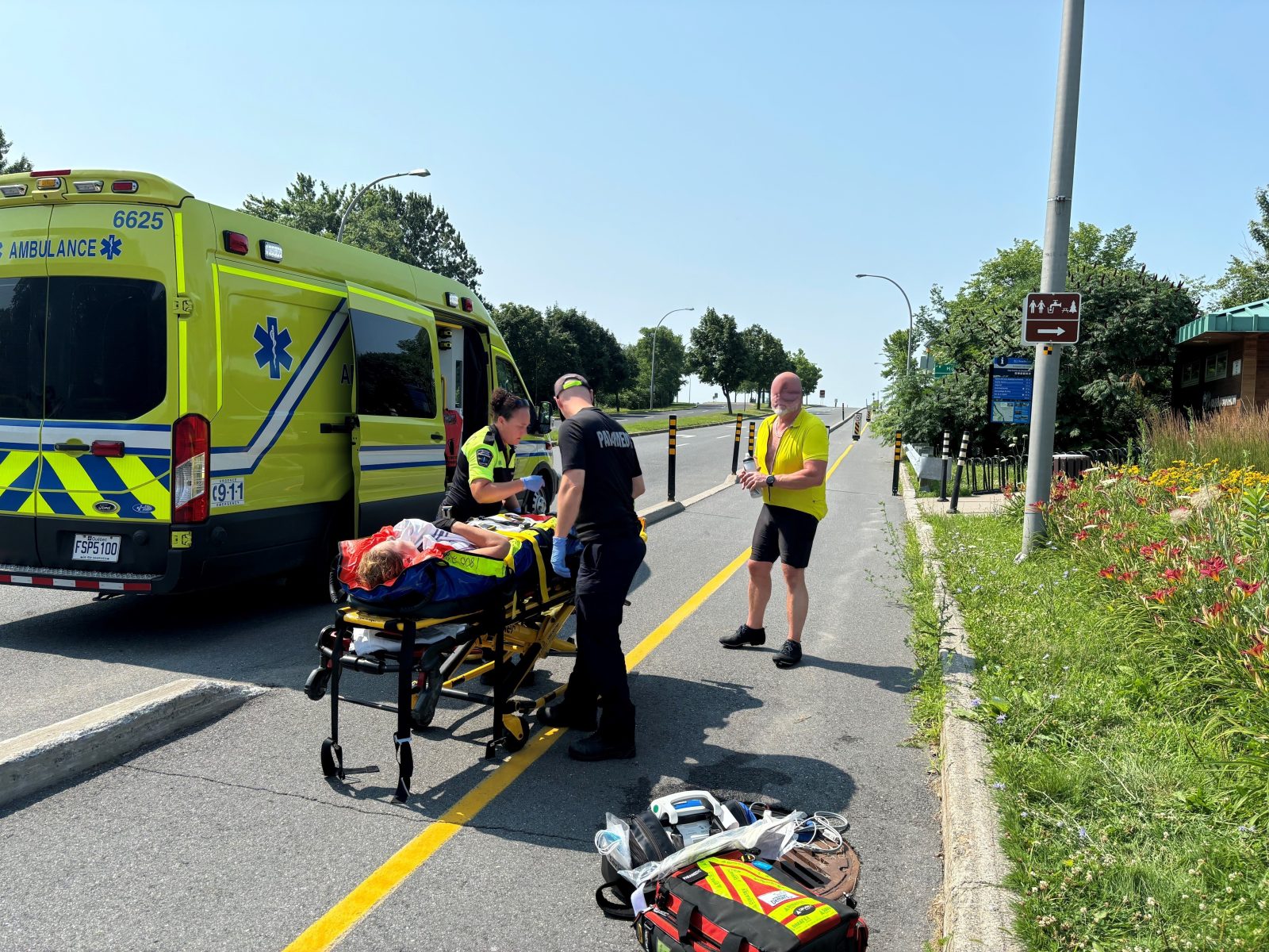 Une cycliste pressée est blessée