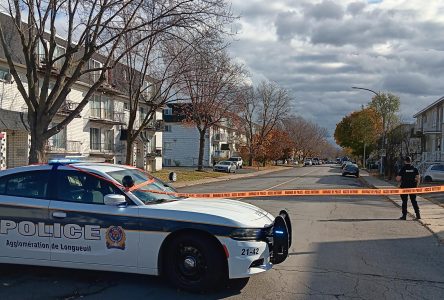 Opération policière à Longueuil : un homme barricadé